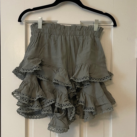 Elegant High Waist Ruffle Shorts - Army Green - Picture 1 of 3